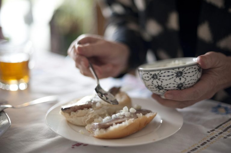 Should you swap red meat for herring? Can this 1 strategy help you feel less angry? What to know about this week’s health headlines.