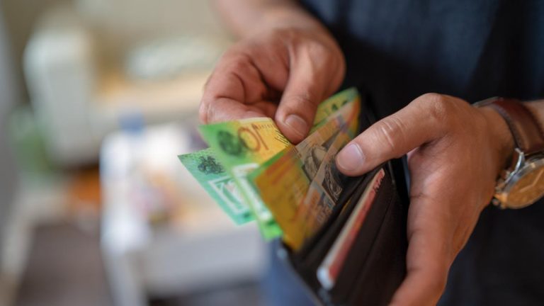 Federal budget: Power bill shock sparks rebates of $300 to every Australian home