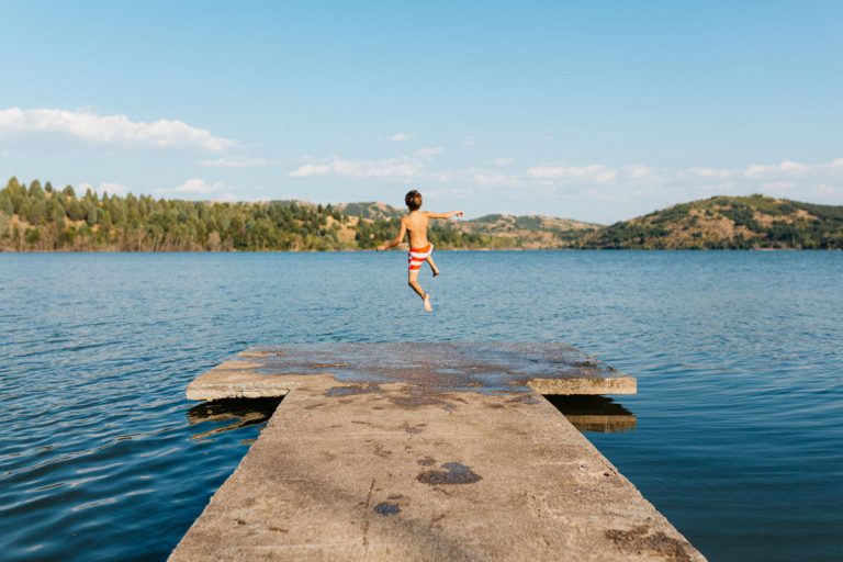 Eat eggs, spend time near water and more. 7 tips to help you have a healthy week.