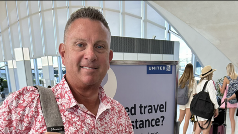 Family goes viral for pulling off hilarious airport prank on dad
