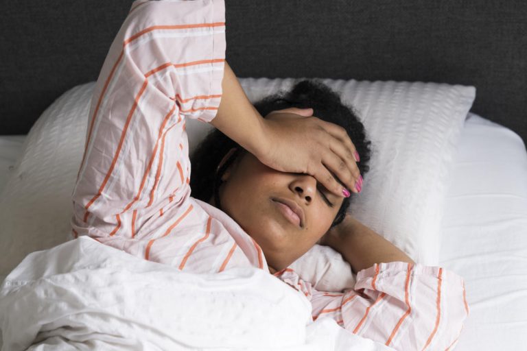 Do women need more sleep than men?