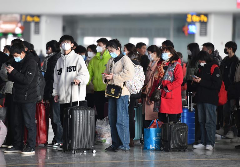 Cautious Chinese travelers are taking more last-minute trips as economy struggles