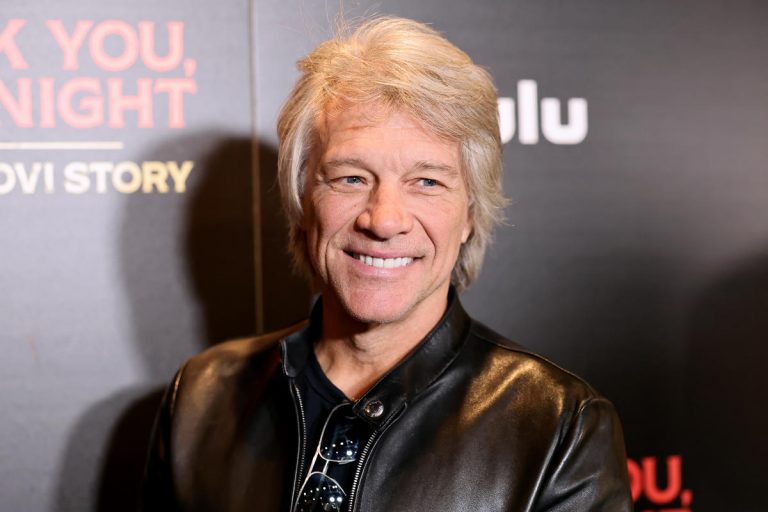 Jon Bon Jovi is praised for talking woman off the ledge of a bridge. Mental health experts say it’s well deserved.