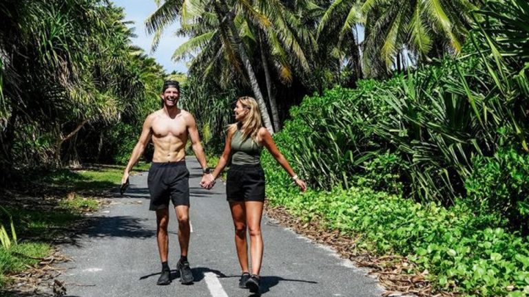 World-traveling couple walks across ‘least-visited country’ in under 60 seconds