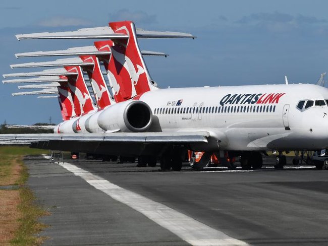 Airlines including Qantas and Virgin Australia brace for record summer travel amid delay warnings