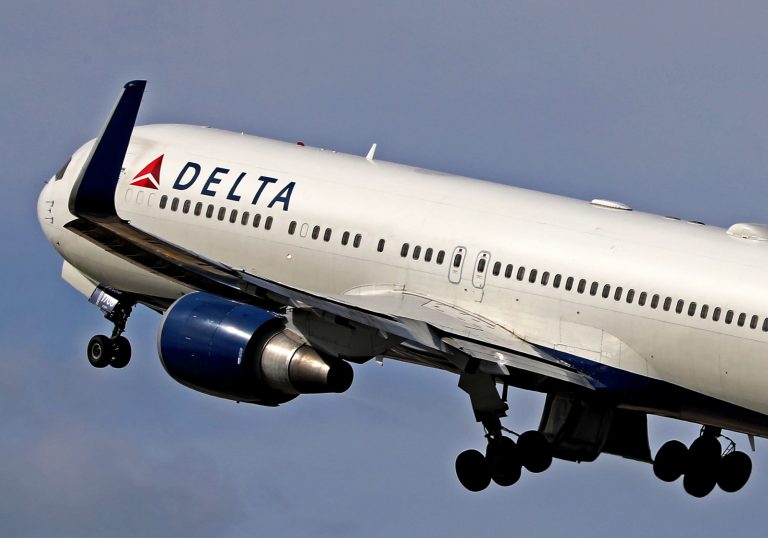 Delta CEO sees record earnings in reach again thanks to high-end travel demand