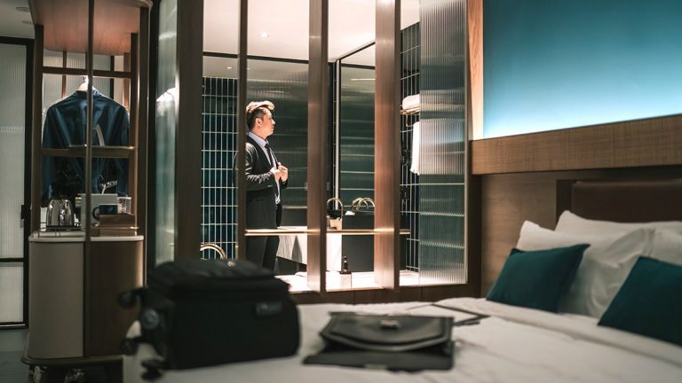 Travelers slam hotels for eliminating bathroom doors: ‘I’d like some privacy’