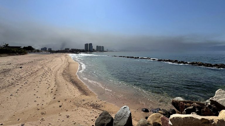 Mexico beach recently crowned best in world as cartels now torch businesses, terrorize tourist areas