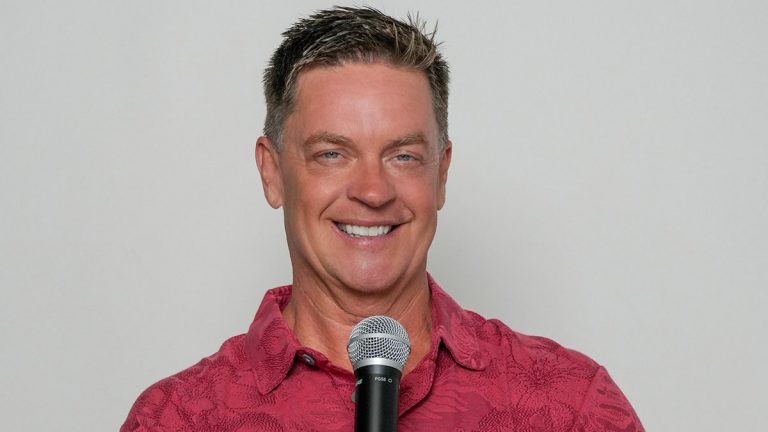 Actor and former ‘SNL’ star slams major airline for his seat downgrade: ‘I paid for first class’