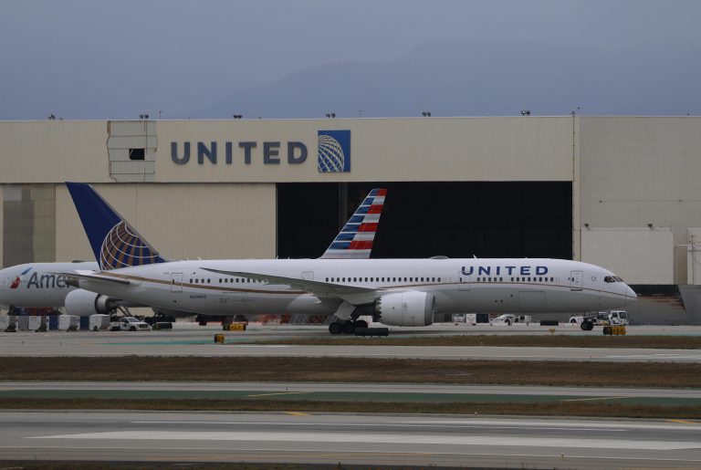 U.S. airlines are hiking fares — and travelers keep booking