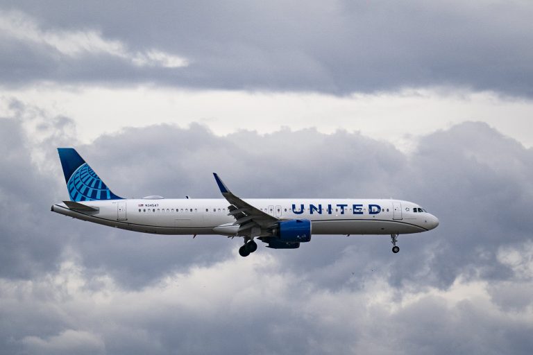 United Airlines slashes 2026 forecast as fuel costs surge