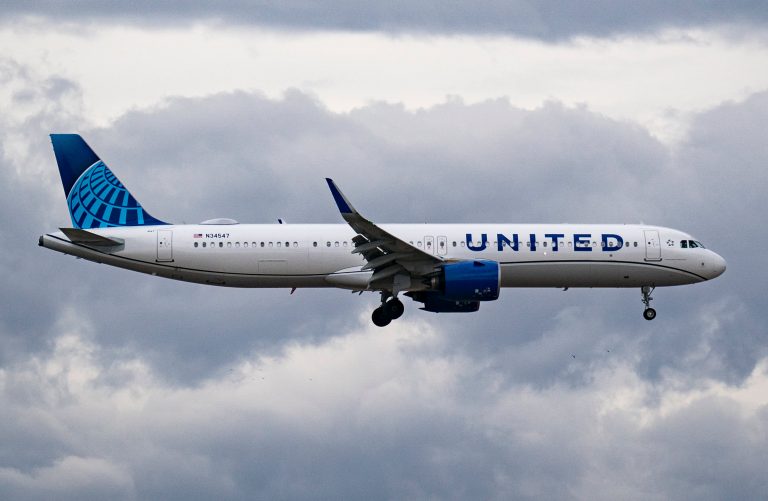 United Airlines flight attendants ratify new contract with 31% raises this summer